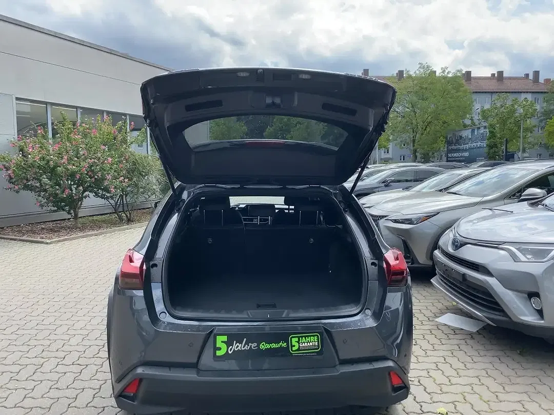 Lexus UX 250h - Thumbnail 9