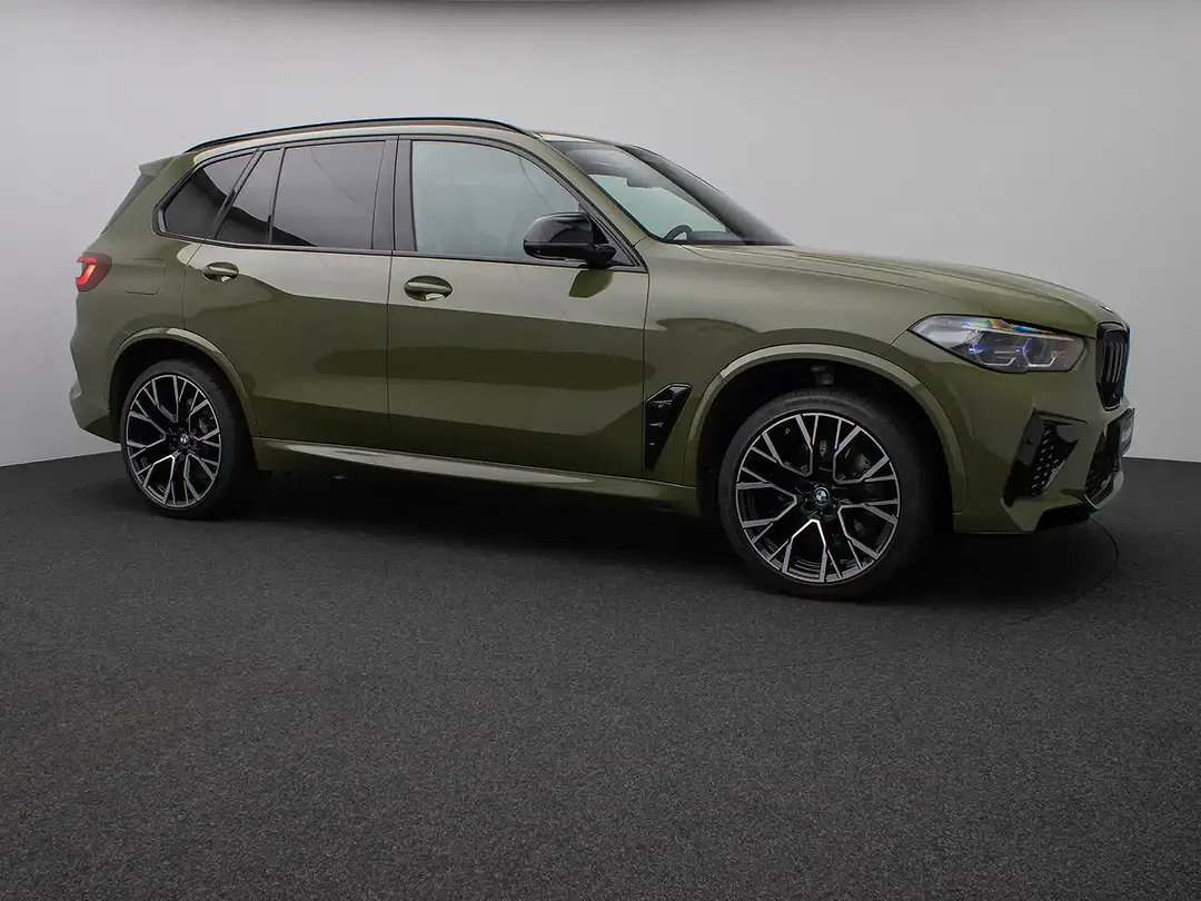 BMW X5 M - Thumbnail 3