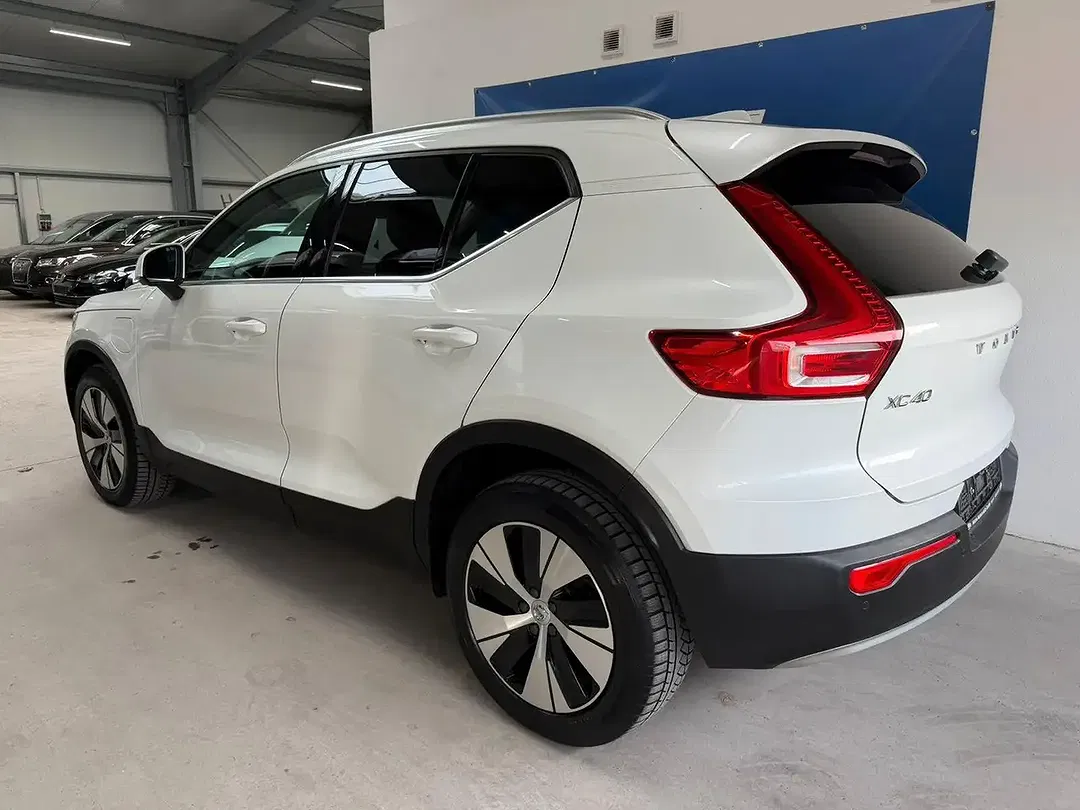 Volvo XC40 - Thumbnail 4