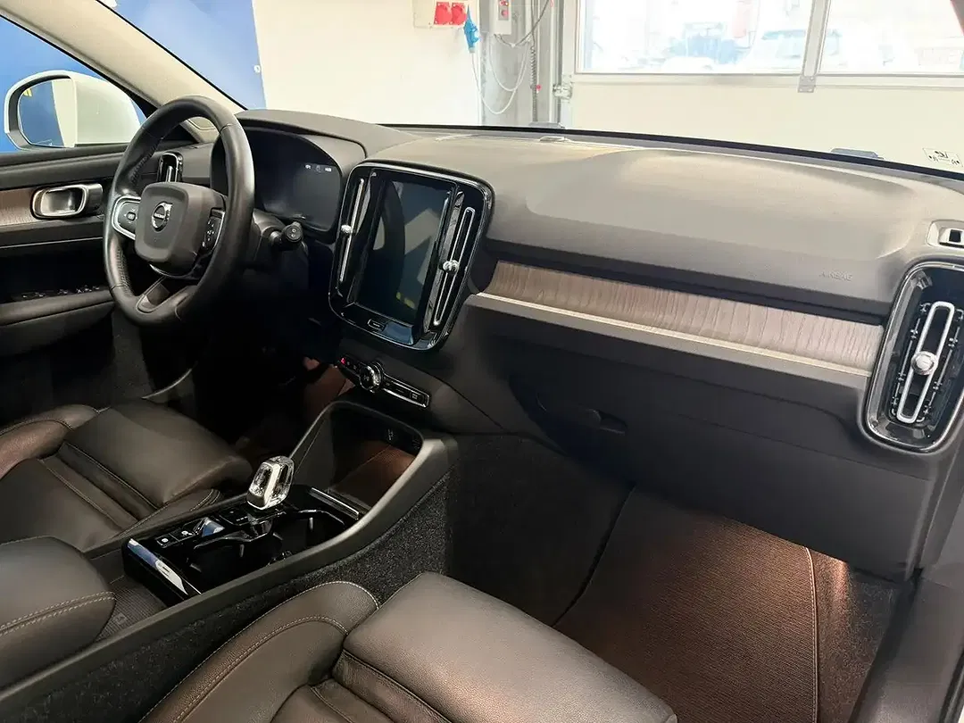 Volvo XC40 - Thumbnail 8