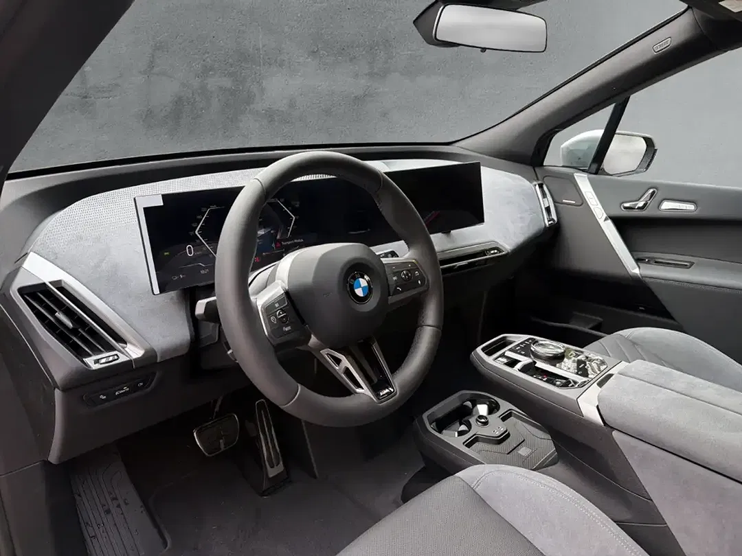 BMW iX - Thumbnail 9