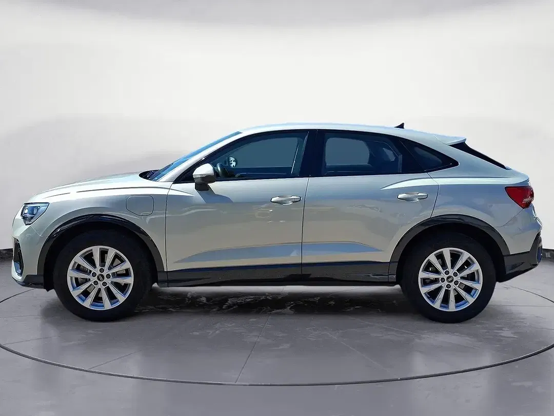Audi Q3 45 TFSI e - foto 2
