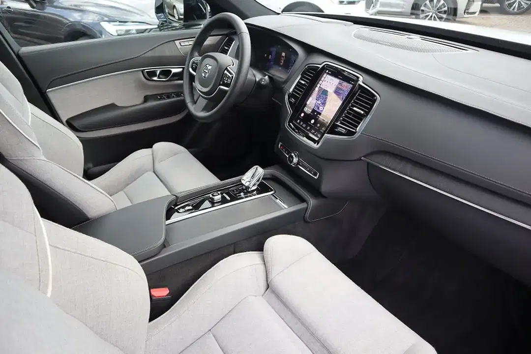 Volvo XC90 - Thumbnail 12