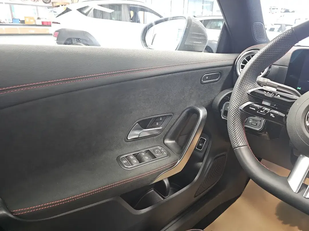 Mercedes-Benz CLA 200 - Thumbnail 27