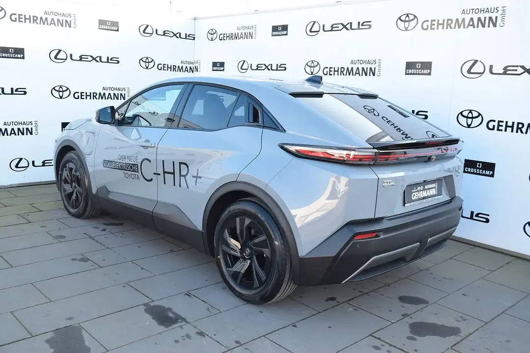 Toyota C-HR - Thumbnail 3