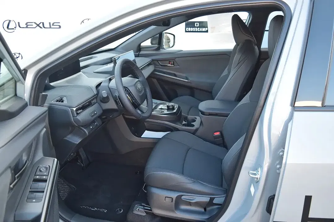 Toyota C-HR - Thumbnail 8