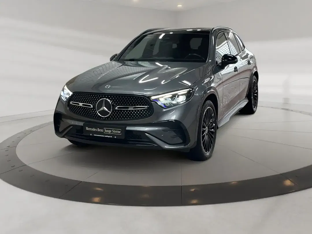 Mercedes-Benz GLC 300 - Thumbnail 1