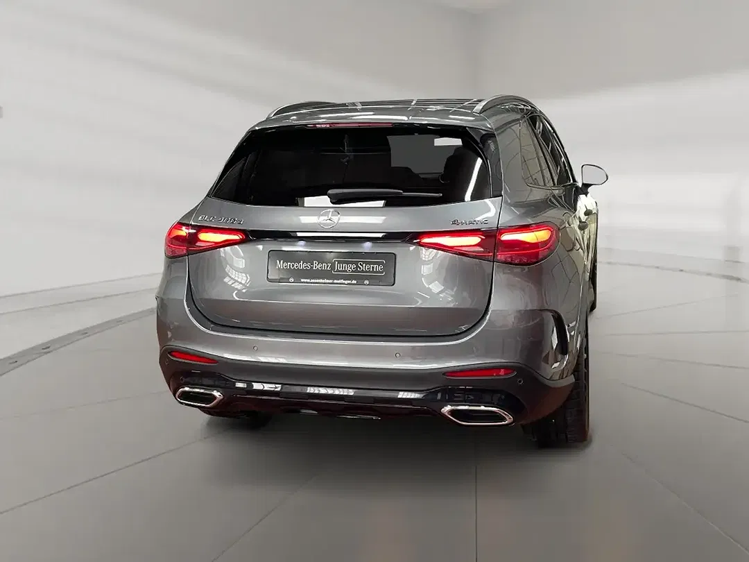 Mercedes-Benz GLC 300 - Thumbnail 2