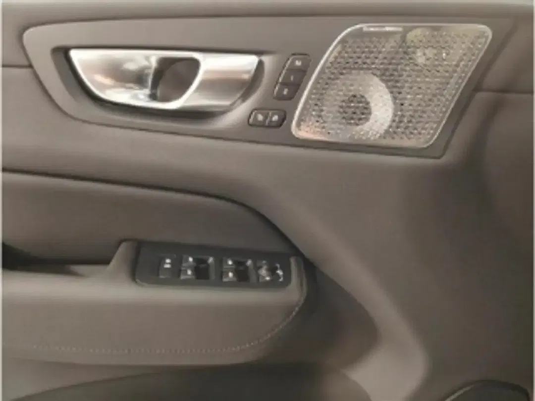 Volvo XC60 - Thumbnail 12