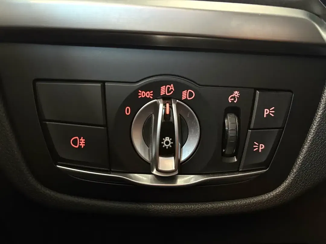 BMW iX3 - Thumbnail 20