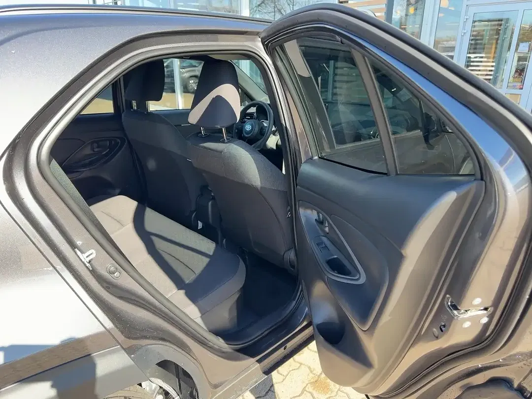 Toyota Yaris Cross - Thumbnail 12