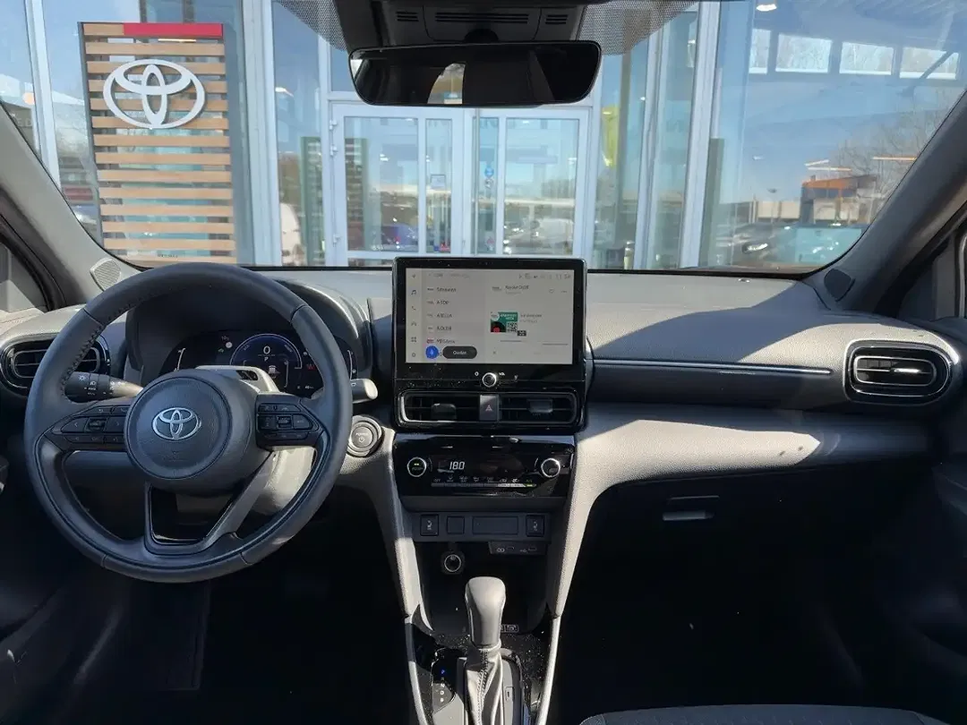 Toyota Yaris Cross - Thumbnail 8