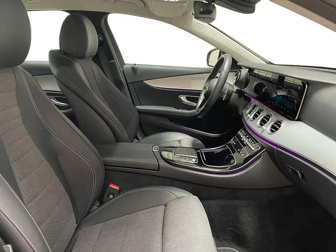 Mercedes-Benz E 220 - Thumbnail 6
