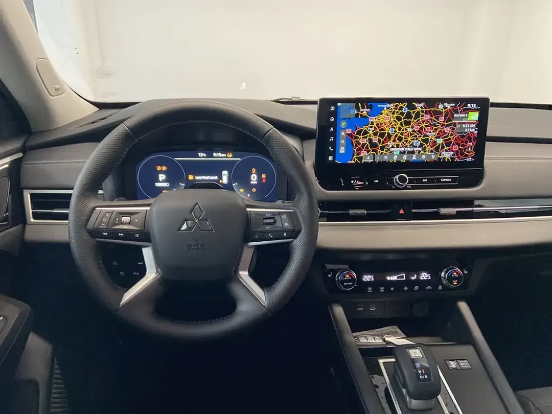 Mitsubishi Outlander - Thumbnail 8