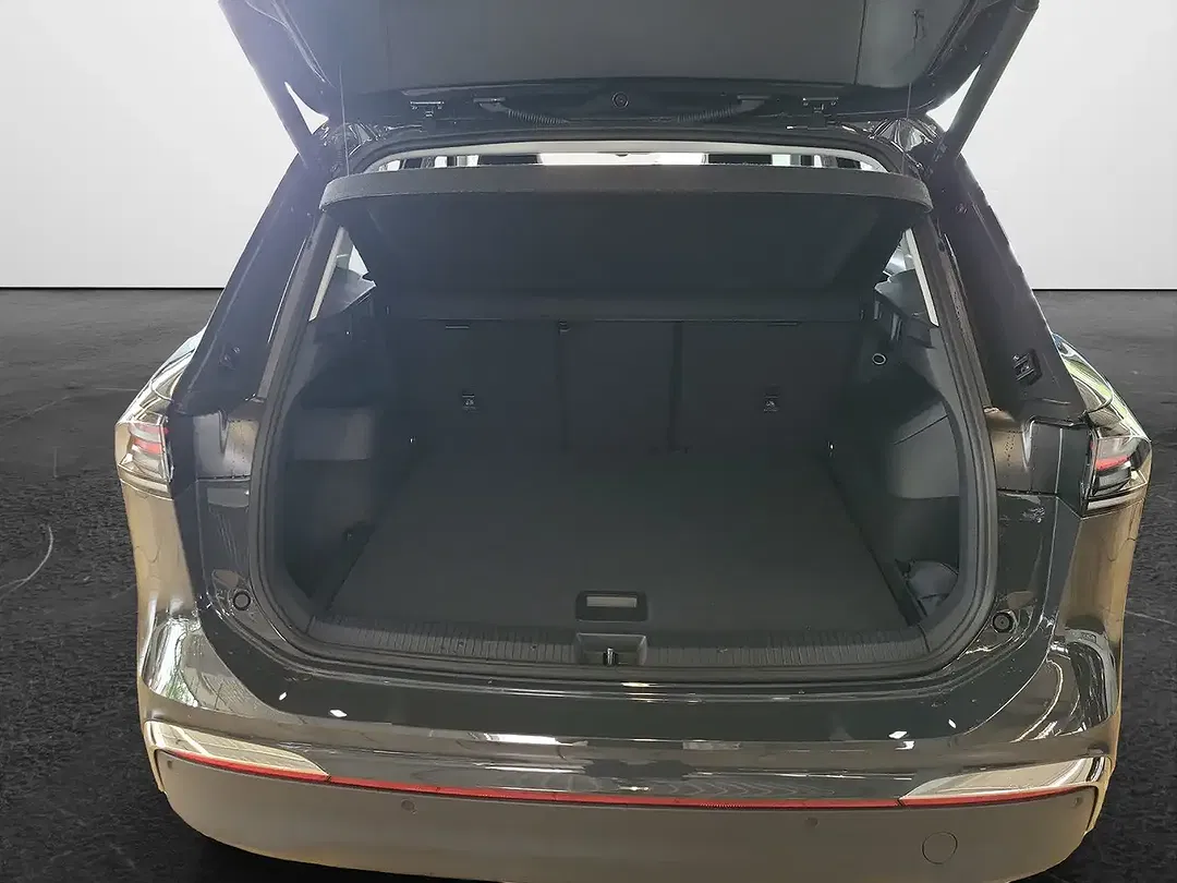 Volkswagen Tiguan - Thumbnail 11