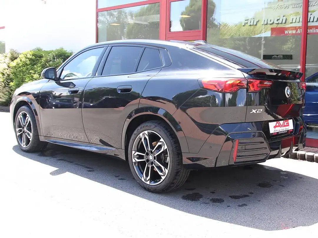 BMW X2 - Thumbnail 3