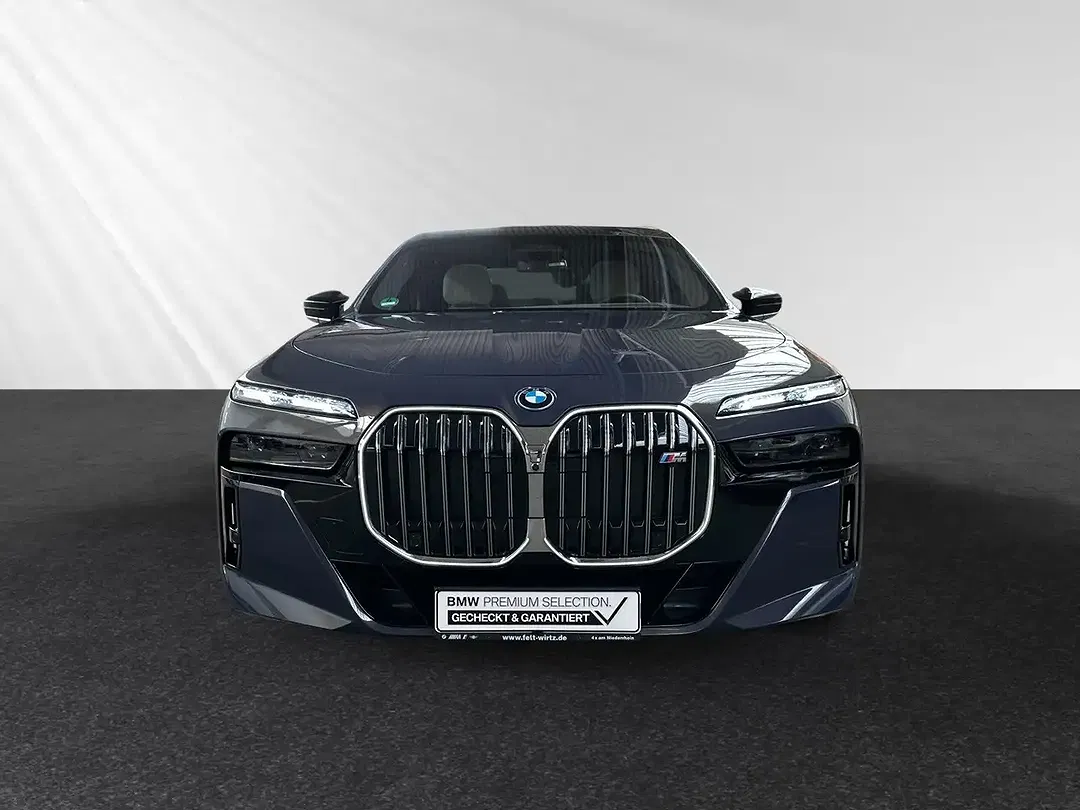 BMW i7 - Thumbnail 5