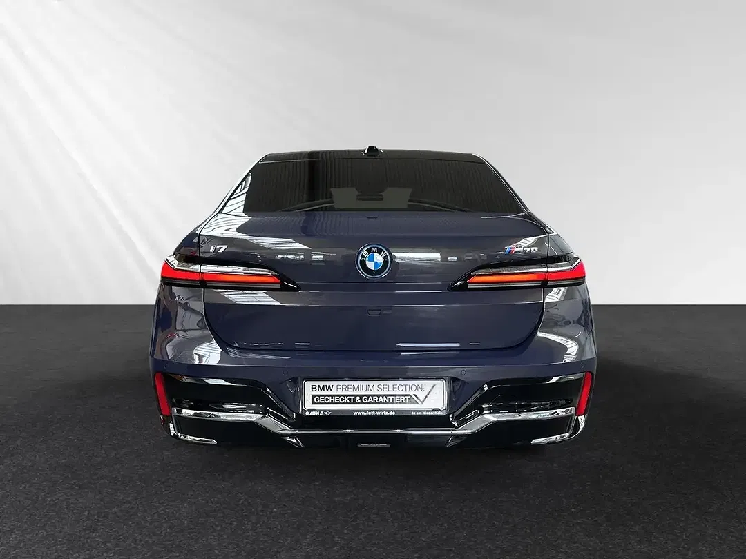 BMW i7 - Thumbnail 6
