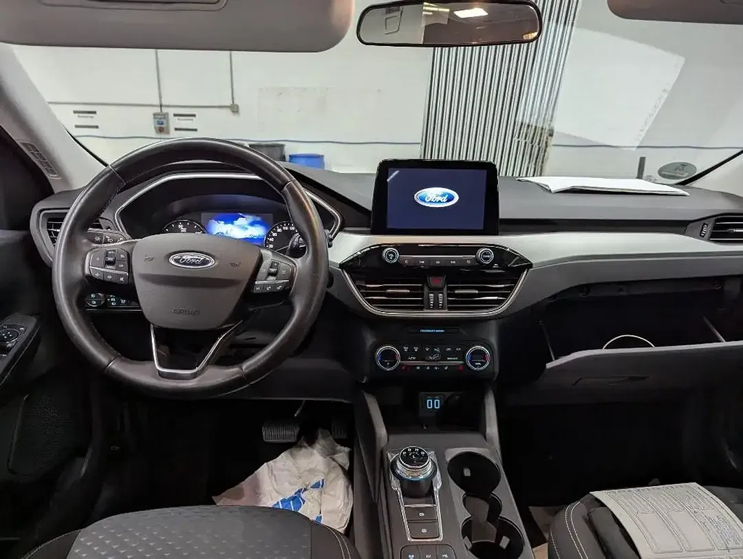 Ford Kuga - Thumbnail 4