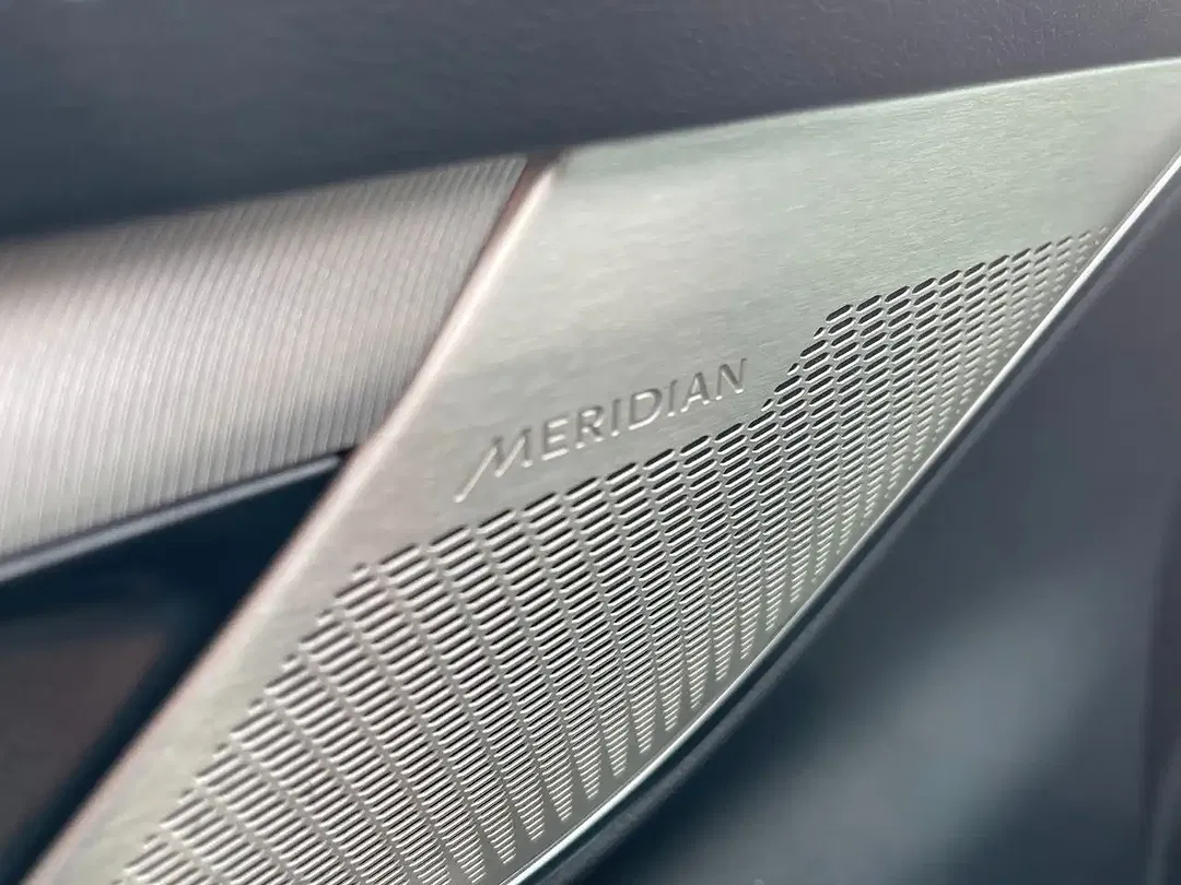 Jaguar XF - Thumbnail 11