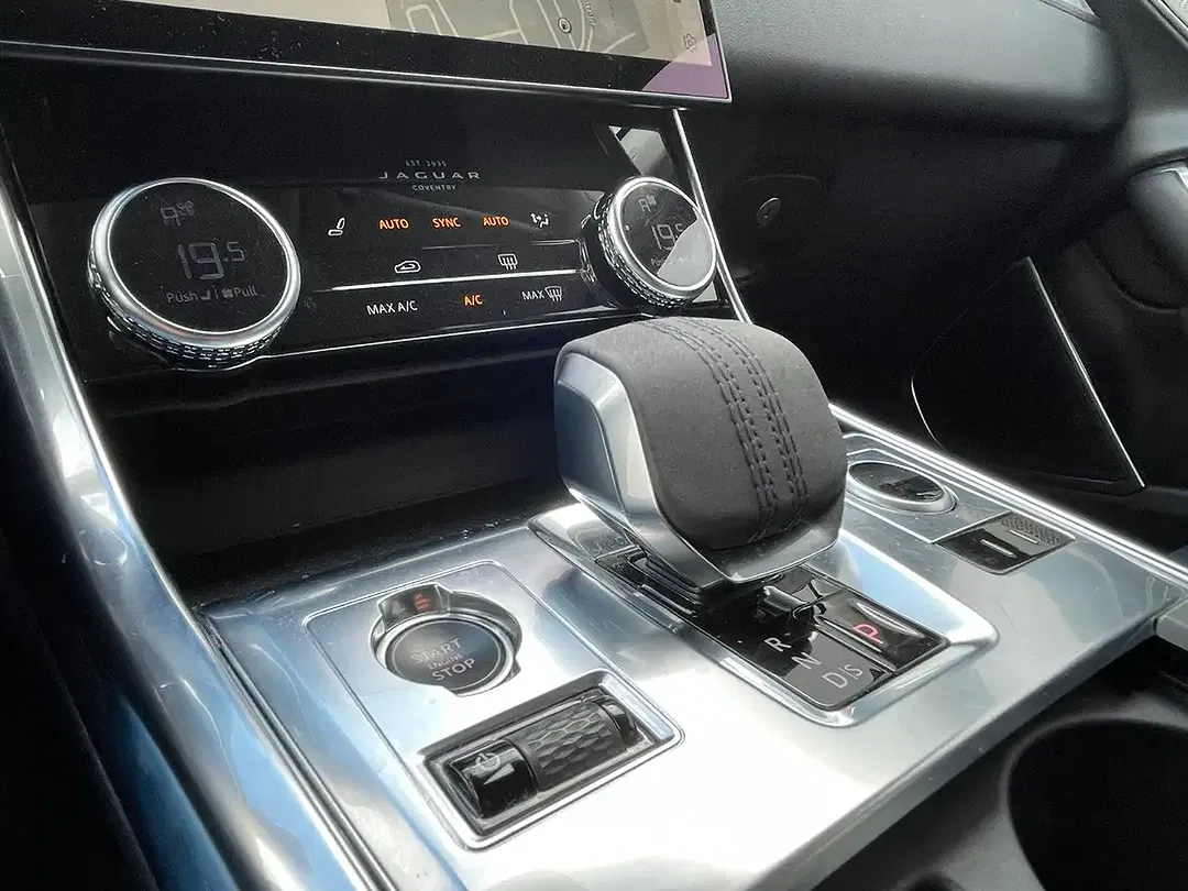Jaguar XF - Thumbnail 14