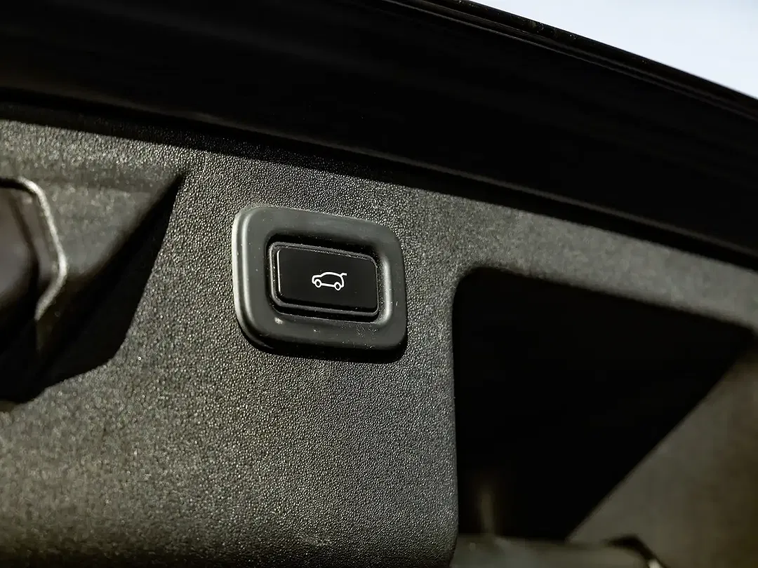Land Rover Discovery Sport - Thumbnail 10