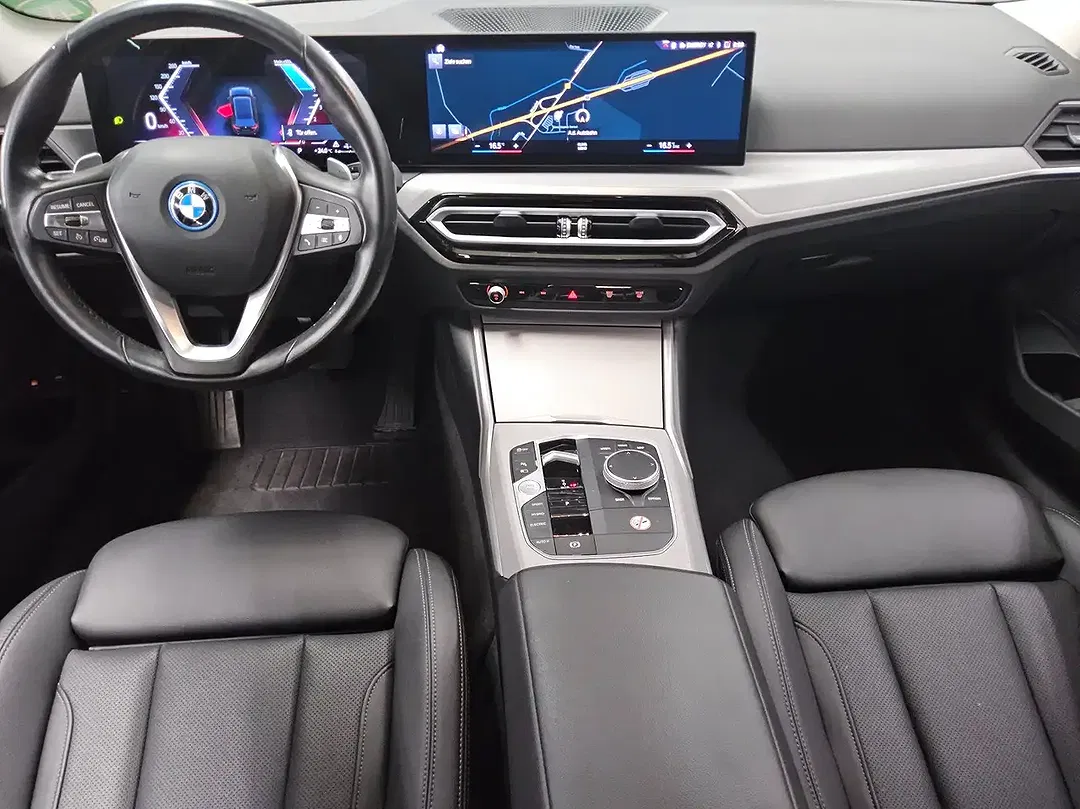 BMW 320 - Thumbnail 4