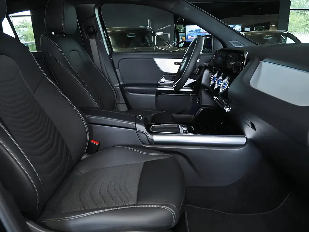 Mercedes-Benz GLA 180 - Thumbnail 10