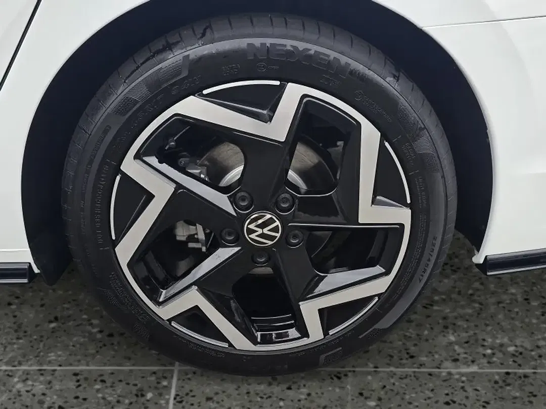 Volkswagen Golf - Thumbnail 11