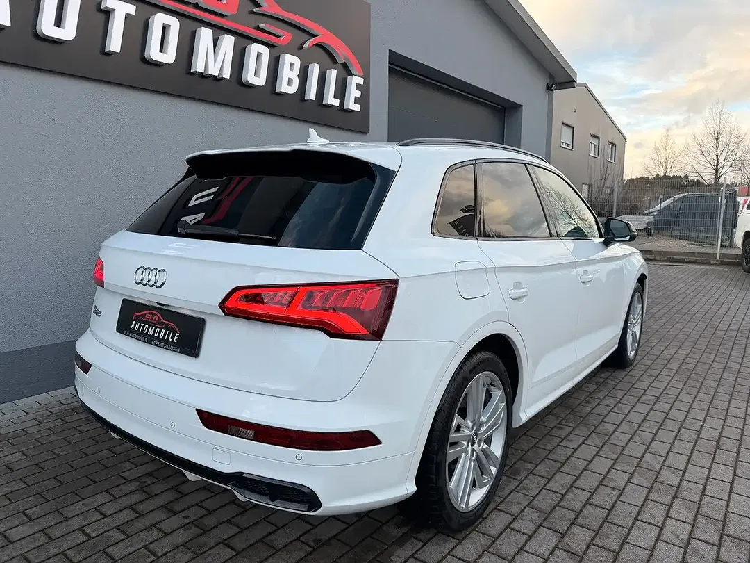 Audi SQ5 - Thumbnail 3
