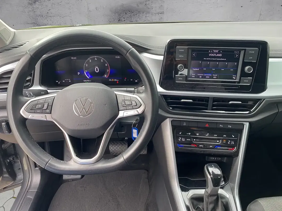 Volkswagen T-Roc - Thumbnail 10