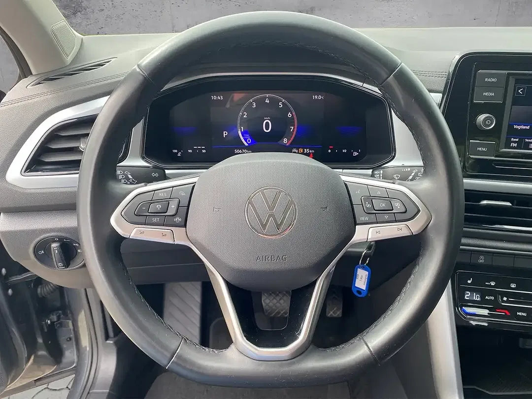 Volkswagen T-Roc - Thumbnail 9
