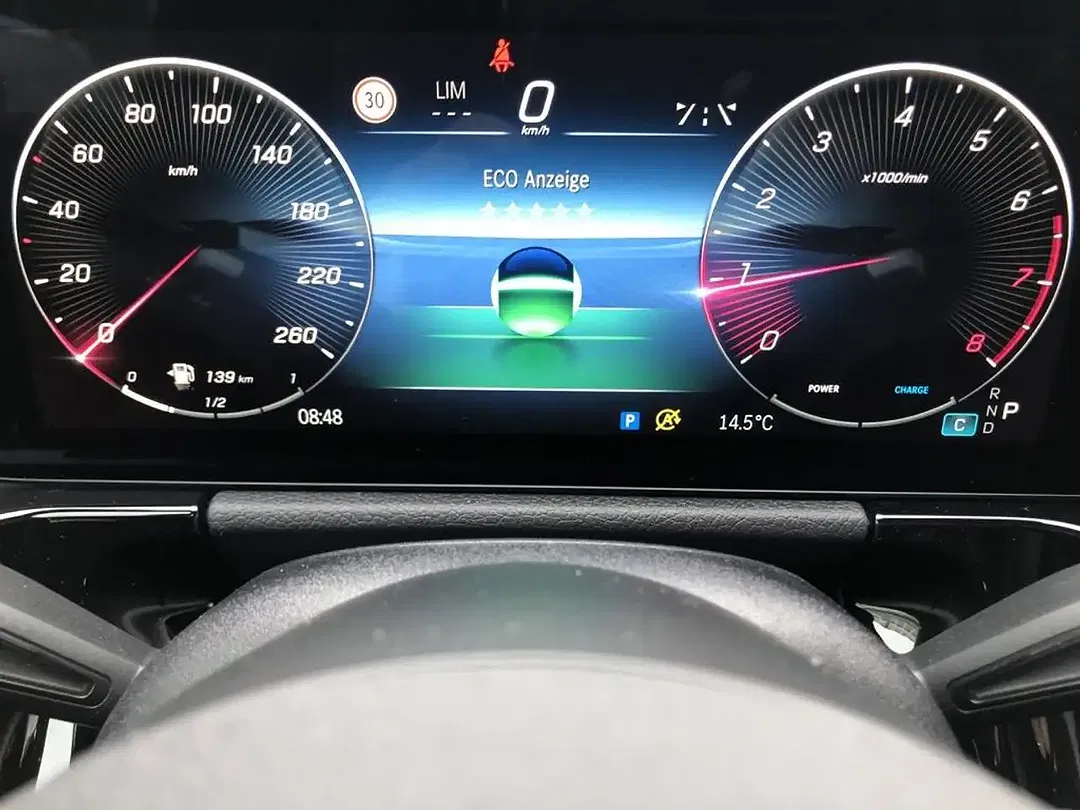 Mercedes-Benz GLA 200 - Thumbnail 9