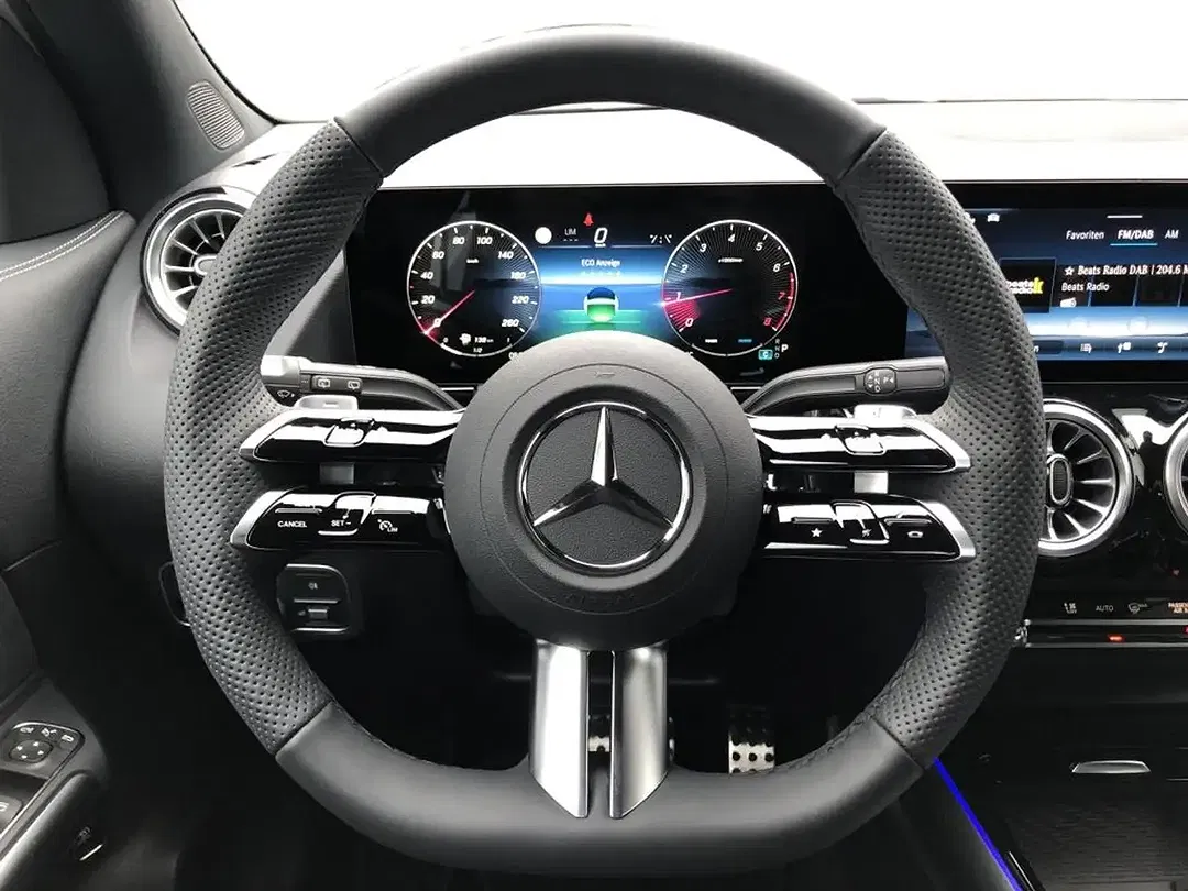 Mercedes-Benz GLA 200 - Thumbnail 10