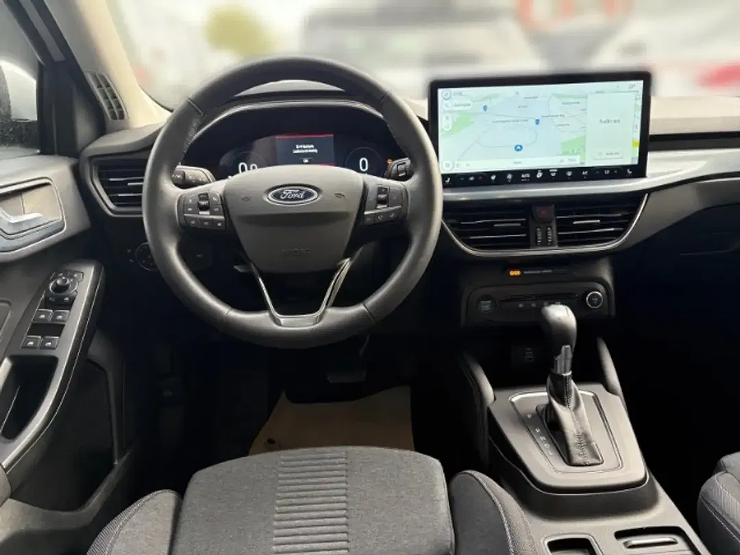 Ford Focus - Thumbnail 9