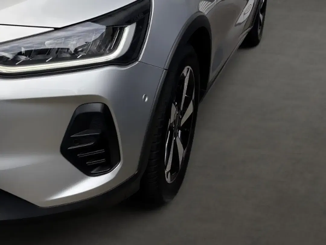 Ford Focus - Thumbnail 5