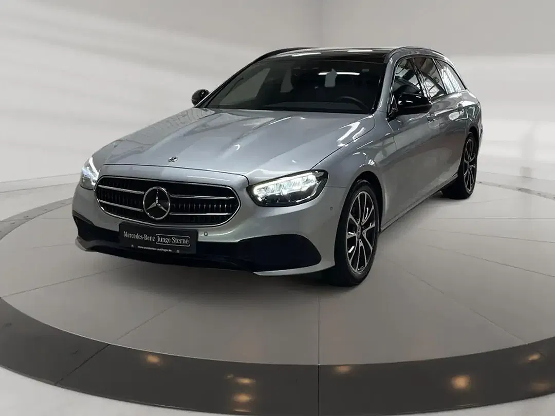 Mercedes-Benz E 200 - Thumbnail 1