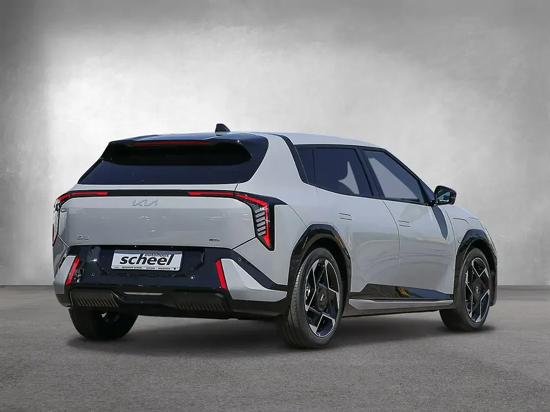 Kia EV4 - Thumbnail 3