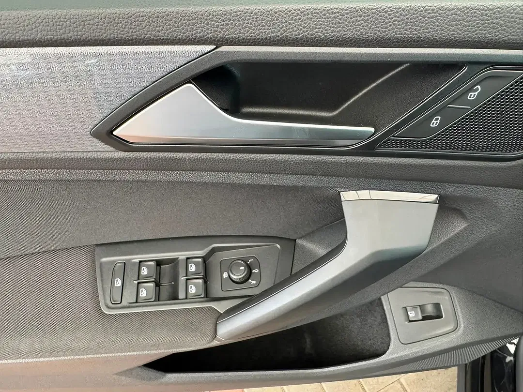 Volkswagen Tiguan - Thumbnail 9