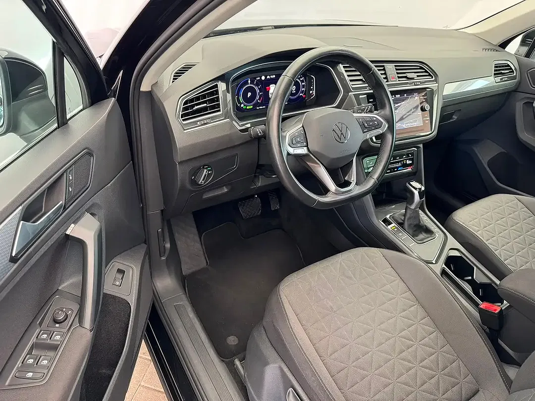 Volkswagen Tiguan - Thumbnail 11