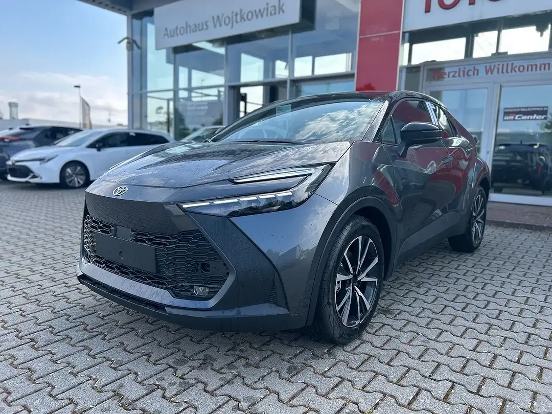 Toyota C-HR - Thumbnail 1