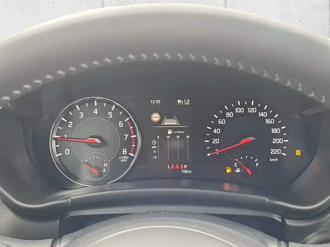 Suzuki Swift - Thumbnail 11