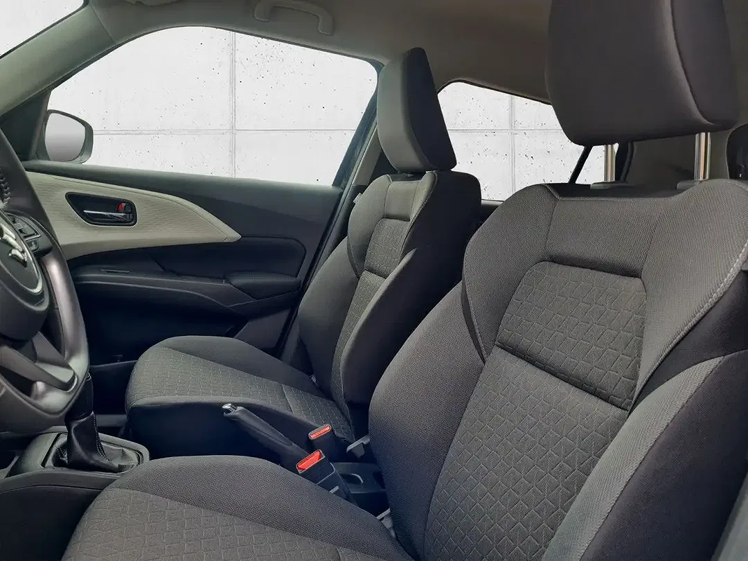Suzuki Swift - Thumbnail 9