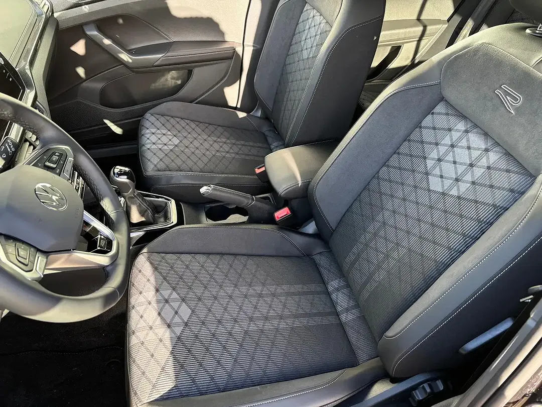 Volkswagen T-Cross - Thumbnail 4