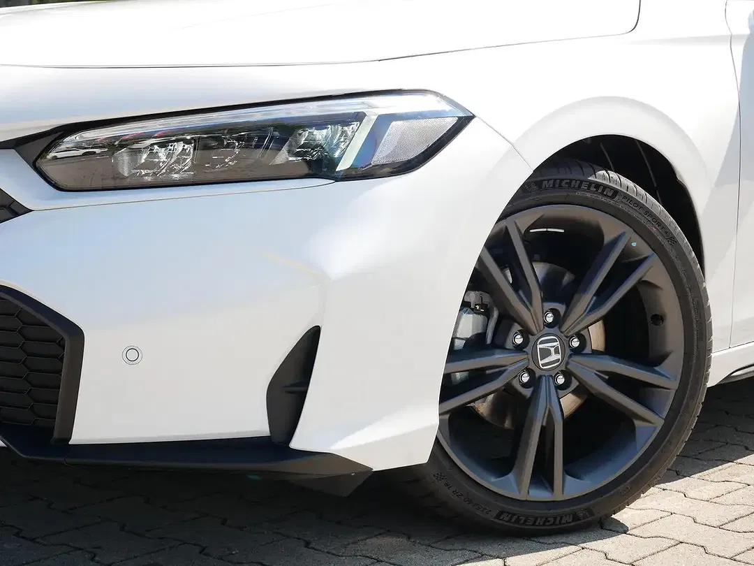 Honda Civic - Thumbnail 3