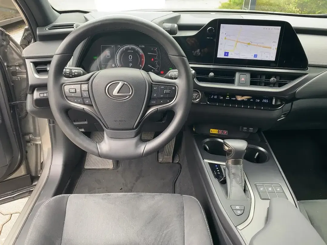 Lexus UX 250h - Thumbnail 12