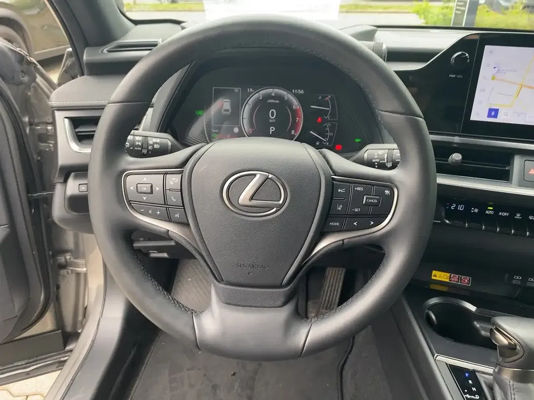 Lexus UX 250h - Thumbnail 13