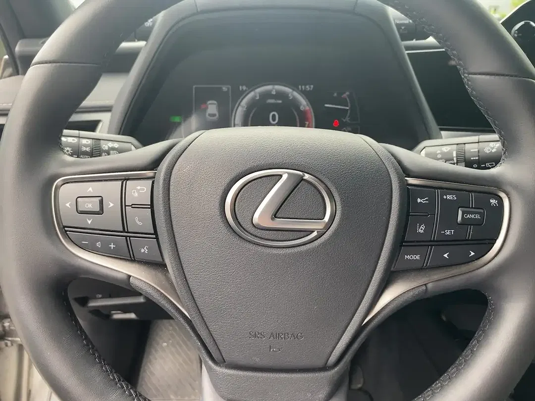 Lexus UX 250h - Thumbnail 20