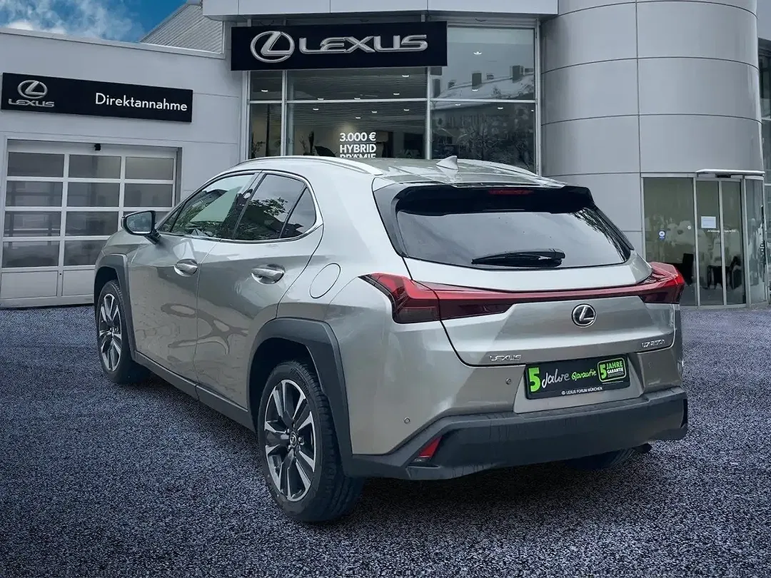 Lexus UX 250h - Thumbnail 4