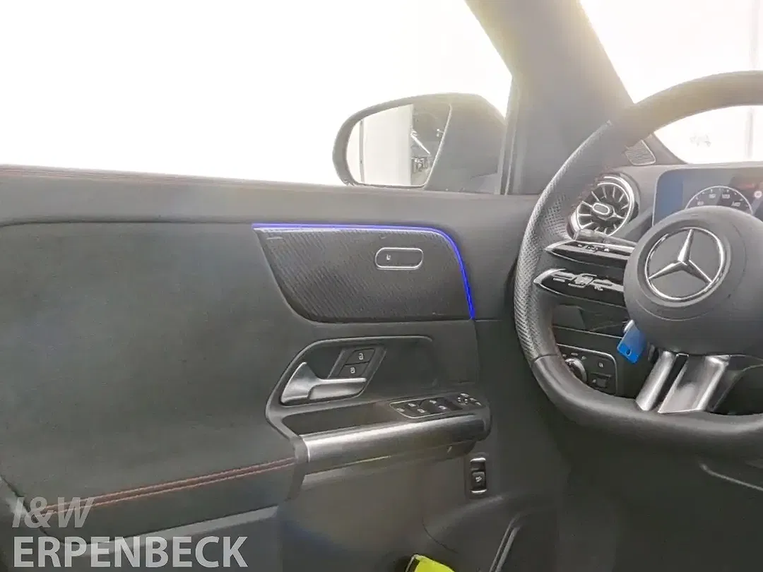 Mercedes-Benz GLA 200 - Thumbnail 10